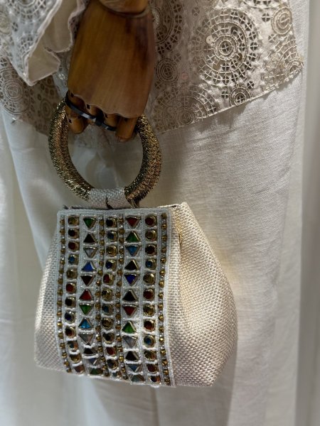 شنطة بقماش رافيا مجدول فاخر 🌟